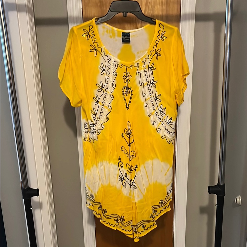 Vibrant Yellow and White Asymmetrical Short Sleeve Blouse